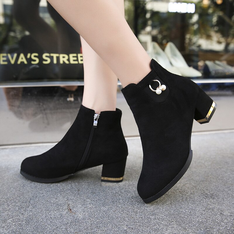 Zapatos de mujer 2019pearl Decoration Plus Velvet, botas de algodón para mujer de tacón alto grueso con botas cortas, botas de tubo helado para mujer