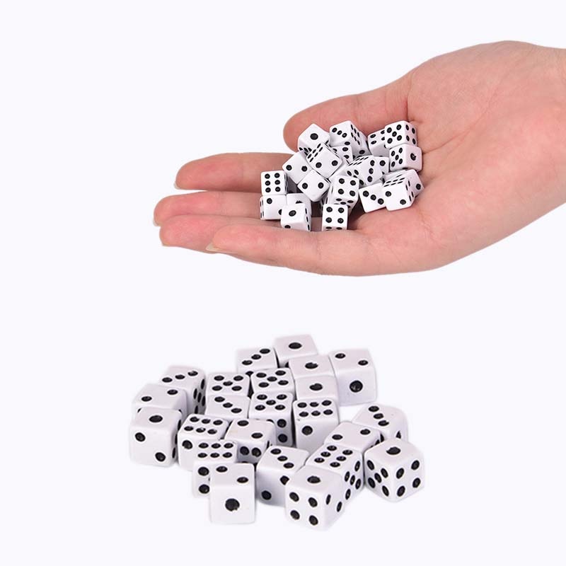 50 stykker terninger 8mm plast hvite spillterninger standard seks-siders avgjørelse bursdagsfester brettspill