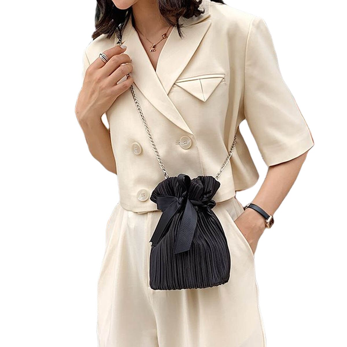 Merk damestassen crossbody-tassen dames draagbare emmervormige decoratieve metalen schouderbanden tassen