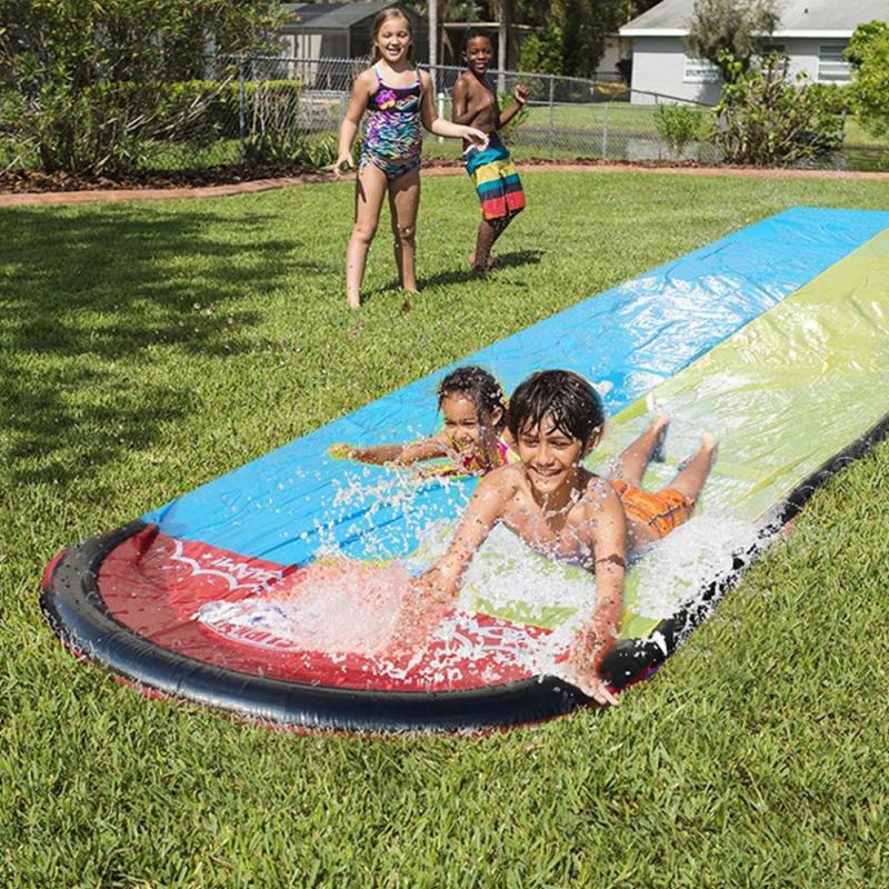 freundlicher Doppel Surfen Wasser Rutsche Ich bin Freien Garten Rennen Rasen Wasser Rutsche sprühen Sommer Wasser Spiele Spielzeug Baby Rodel Aquatiqu Spielzeug