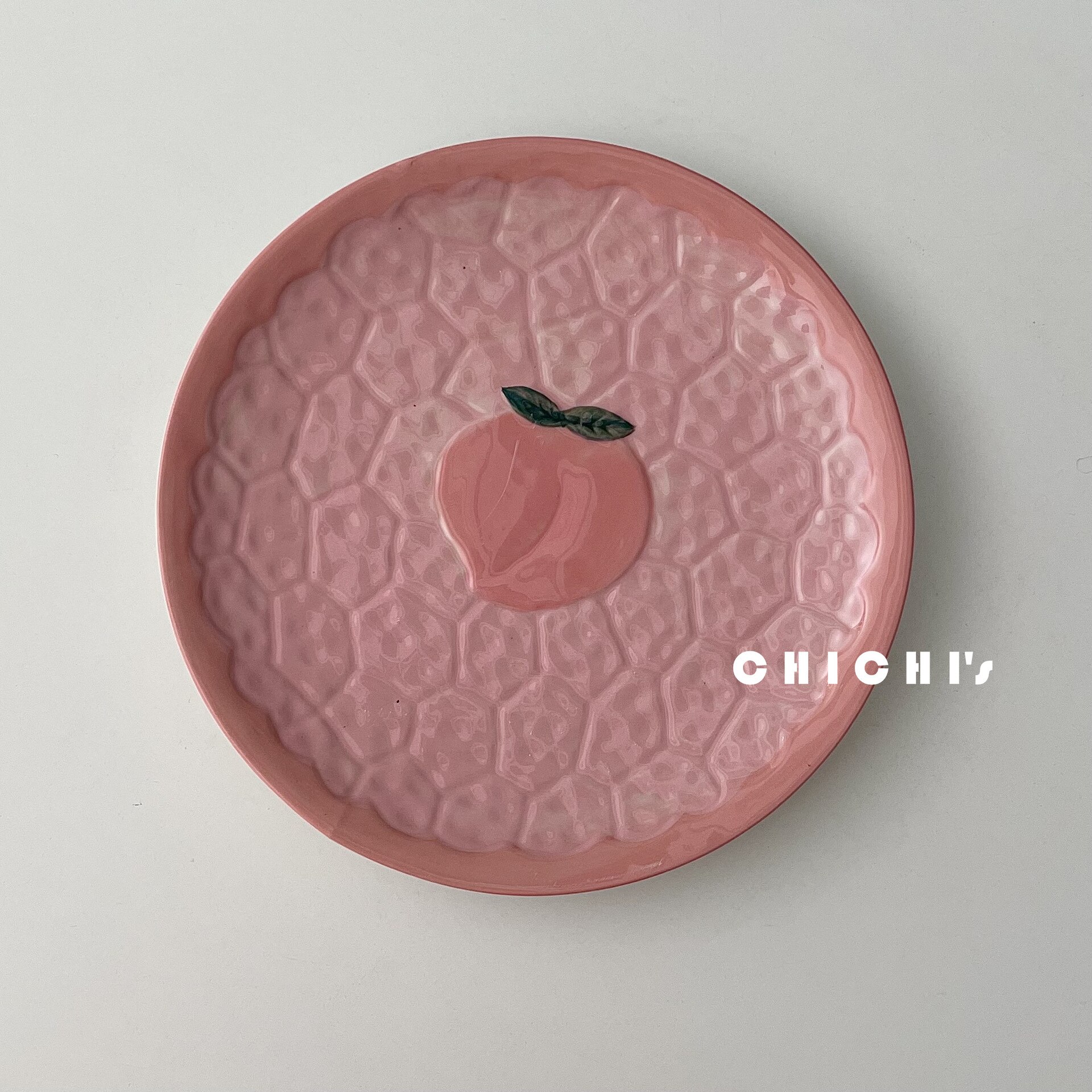 Kawaii Relief Peach Strawberry Ceramic Plate Retro Lovely Pink Breakfast Cake Snack Fruit Dessert Decorative Kitchen Tableware: Red