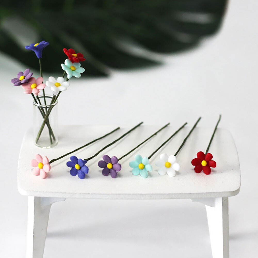 2pcs 1/12 Dollhouse Miniature Accessories Mini Resin Daisy Simulation Flower Model Toys for Doll House Decoration ob11