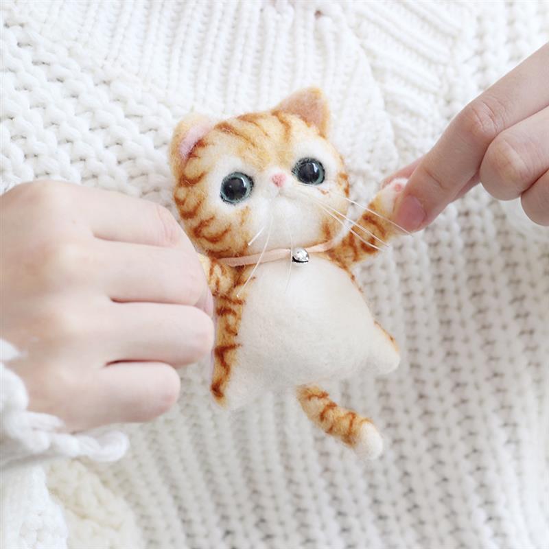 4 Uds lana de fieltro gato broche DIY pendientes lindo animales de fieltro de aguja Kit para principiantes para chicas