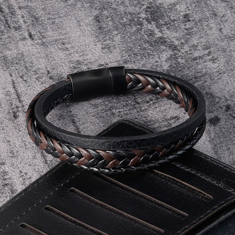 Flerlagers läder berlock armband män rostfritt stål maginetisk lås armring punk casual flätat armband manliga smycken
