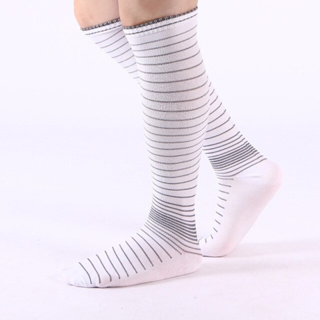 Unisex Stijlen Compressie Sok Voetbal Sokken Anti Vermoeidheid Pijnbestrijding Spataderen Circulatie Sok Voor Mannen Reizen Sokken: white / L XL