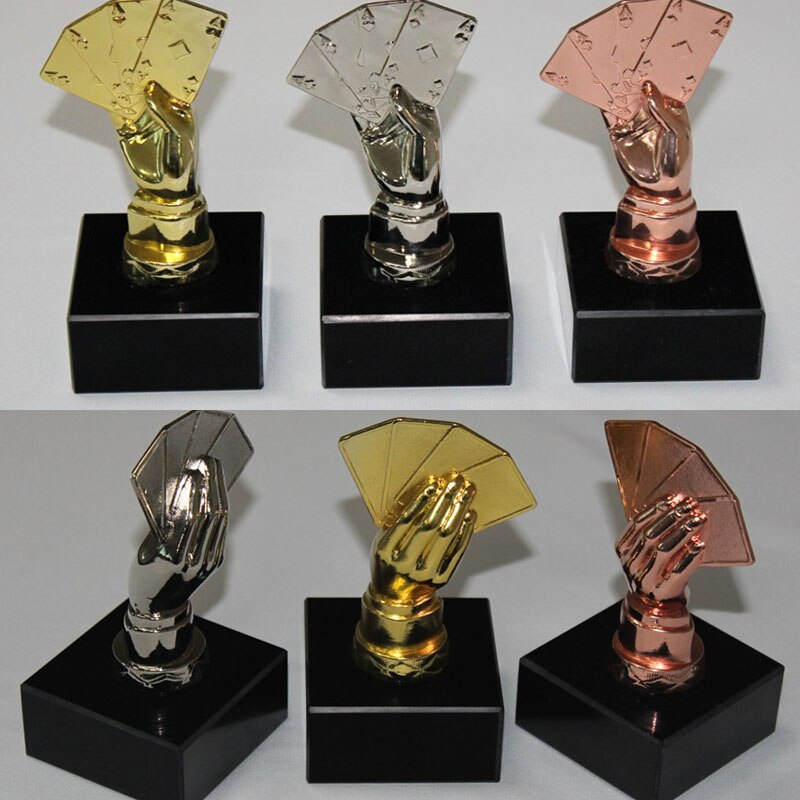 1pc Poker Winner Prize Hand shape awards poker game medal championship trophy Texas poker souvenirs 3 colors