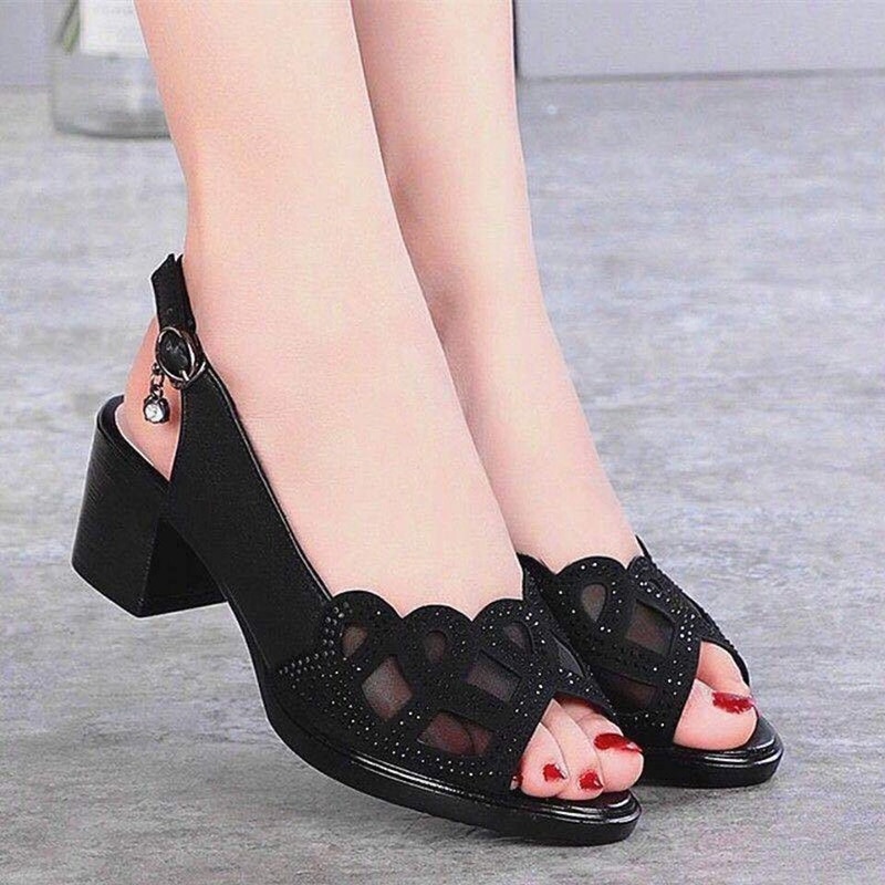 Para Mujer Sandalias de tacón grueso con hebilla de palabra negra con fondo suave hueco para mamá, zapatos de malla, novedad de verano 35-40