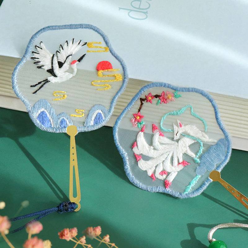 Classical Self-embroidered Bookmark Material Package Embroidery Kit Embroidery Handmade DIY Material Package Antique Bookmark
