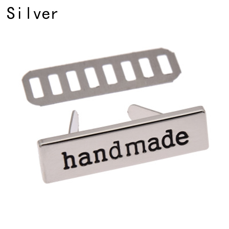 10 stk / lot metal håndlavede beklædningsetiketter tags til diy tøjposer håndlavede brevsymboler