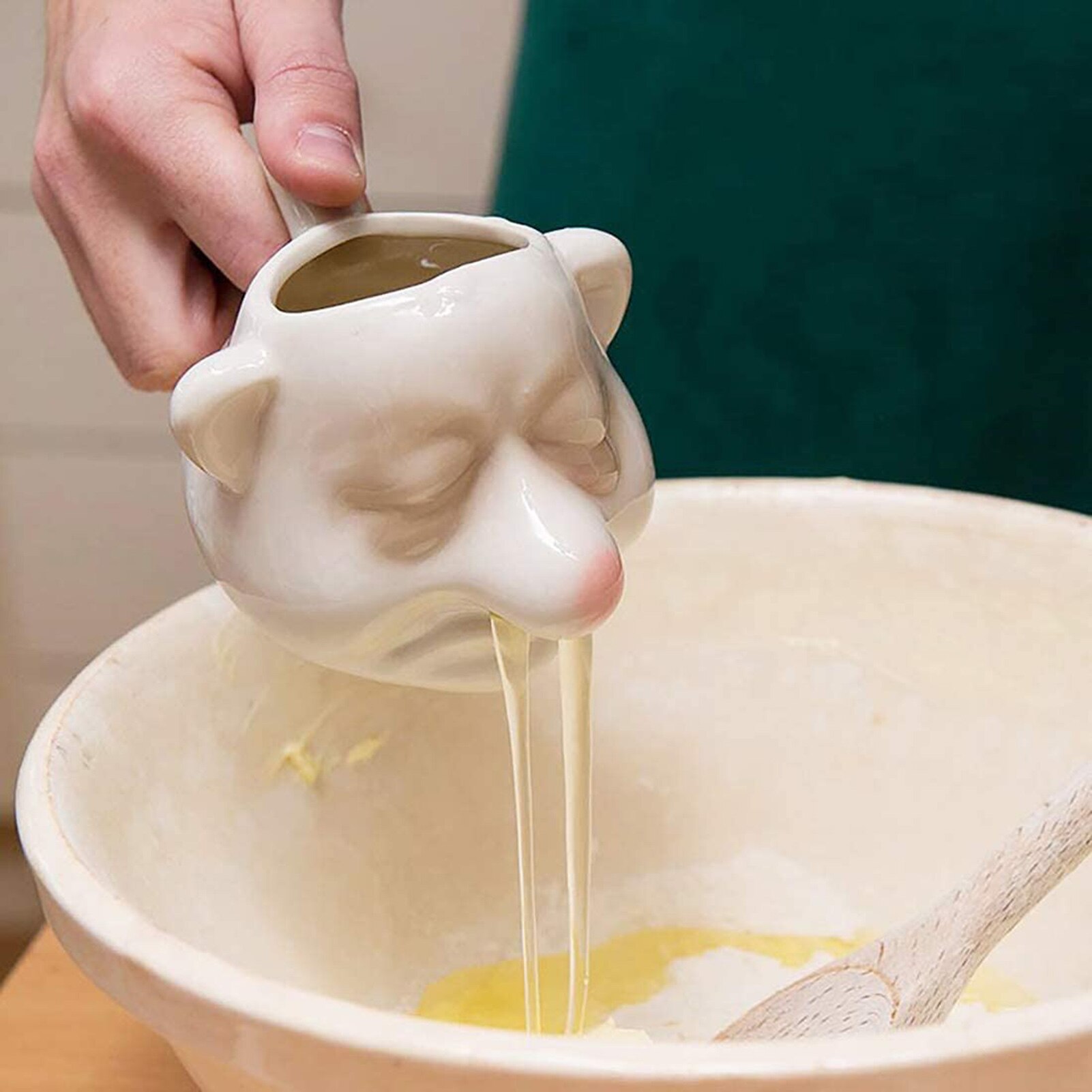 Egg white separator Big nose kitchen baking ceramic cartoon face egg white separator egg white separation gadget