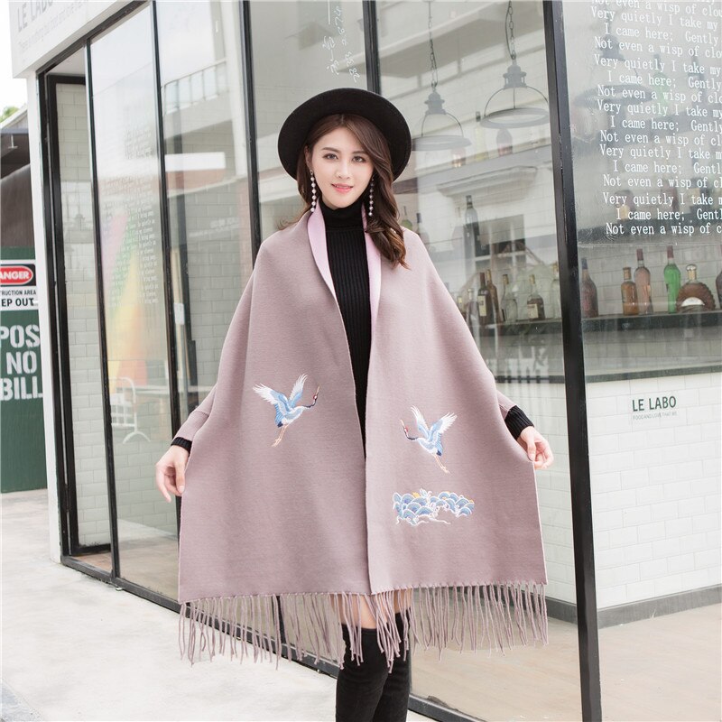 Dames sjaal borduren rode kraanvogel warme kwastjes poncho met mouwen wintersjaal cape voor dames dikke mantel: Khaki