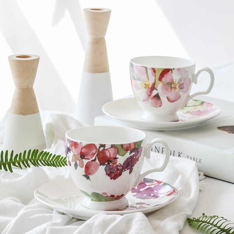 Keramiske kopper og underkopper sæt blomstertrykt på glaseret benporcelæn kaffekop fødselsdag enkel stil underkop