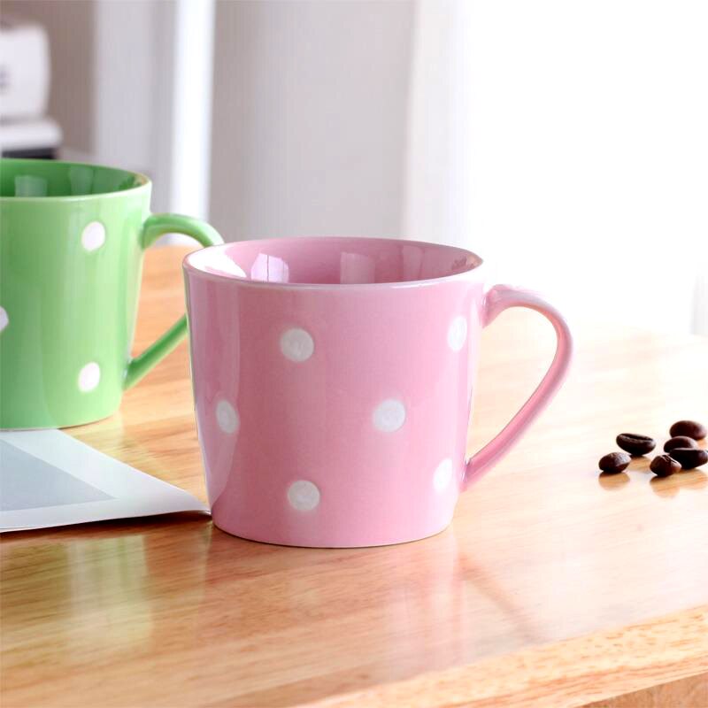 Bästsäljande prickig kopp söt keramisk kopp mugg personlighetstrend kopp hushållsmjölk frukost kaffekopp