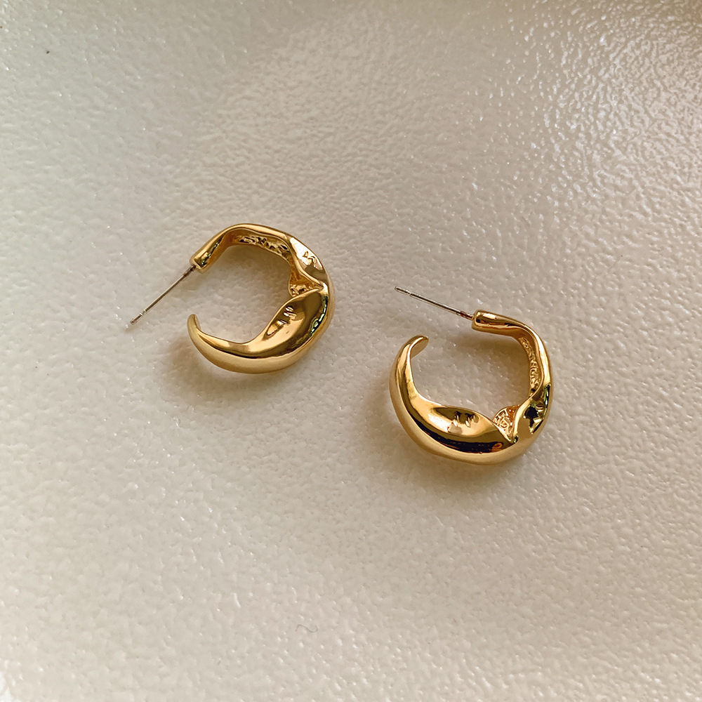 Unregelmäßige C-Ohrstecker für Frauen, Gold/Silber, Wasserwellenmuster, glänzendes geometrisches Metall-Ohrzubehör, Party: Nachgemachter Rhodium überzogen