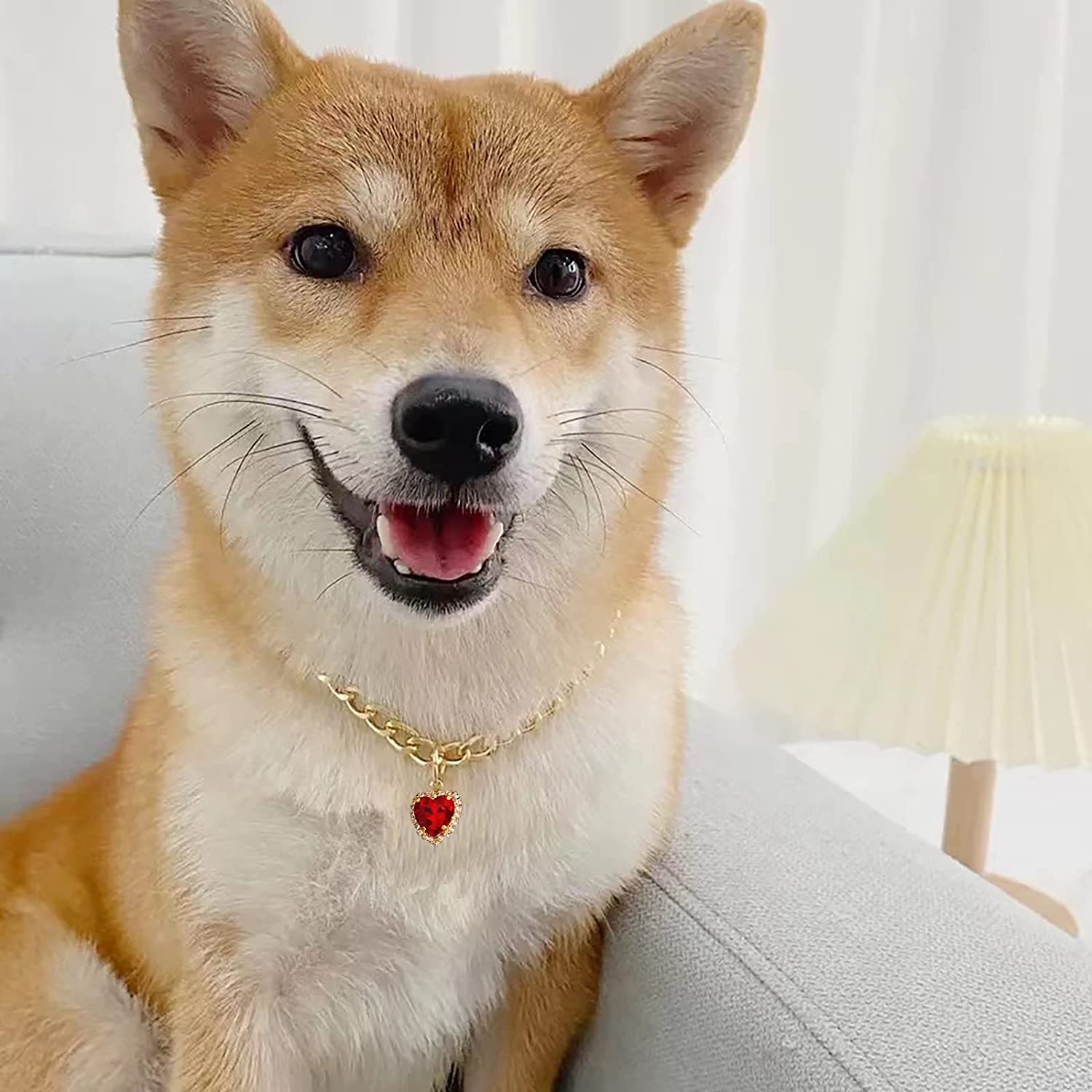 Collier de luxe pour chien et chat, bijoux avec pendentif en forme de cœur et de diamant, chaîne en or, accessoires de Costume d'anniversaire et de mariage pour animaux de compagnie