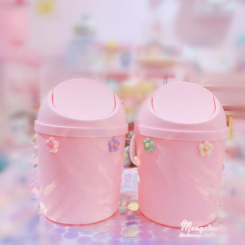 Kawaii Pink Strawberry Flower Waste Bin Desktop Portable Plastic Mini Shake Cover Garbage Basket Sakura Home Bedroom Trash Can