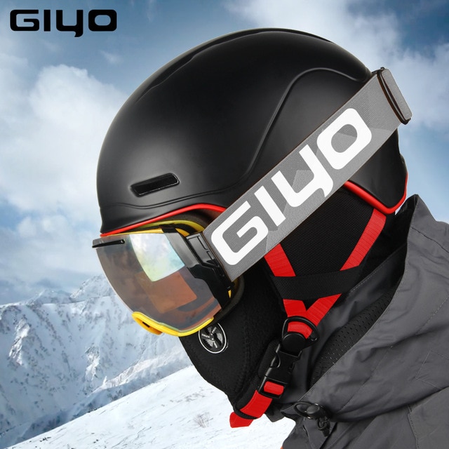 GIYO Warm Snowboard Safety Winter Outdoor Sports Helmet Ski Men Women Light Crash Snow Helmets Integrally-molded