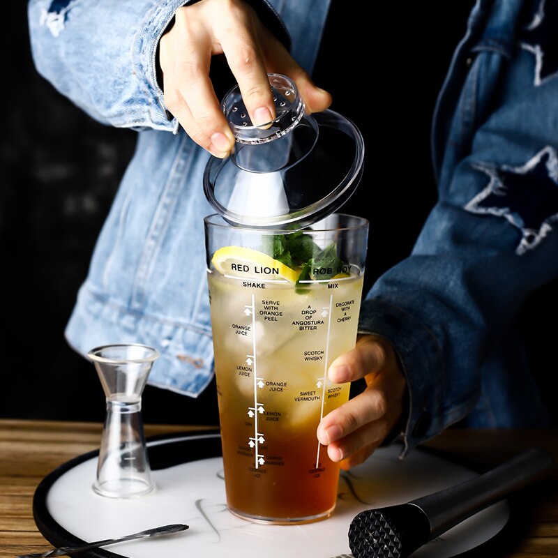 Kunststoff Martini Cocktail Shaker 700ml Wein Getränke Rührgerät Wein Shaker Getränk Rührgerät Barware Haushalt Bar werkzeuge