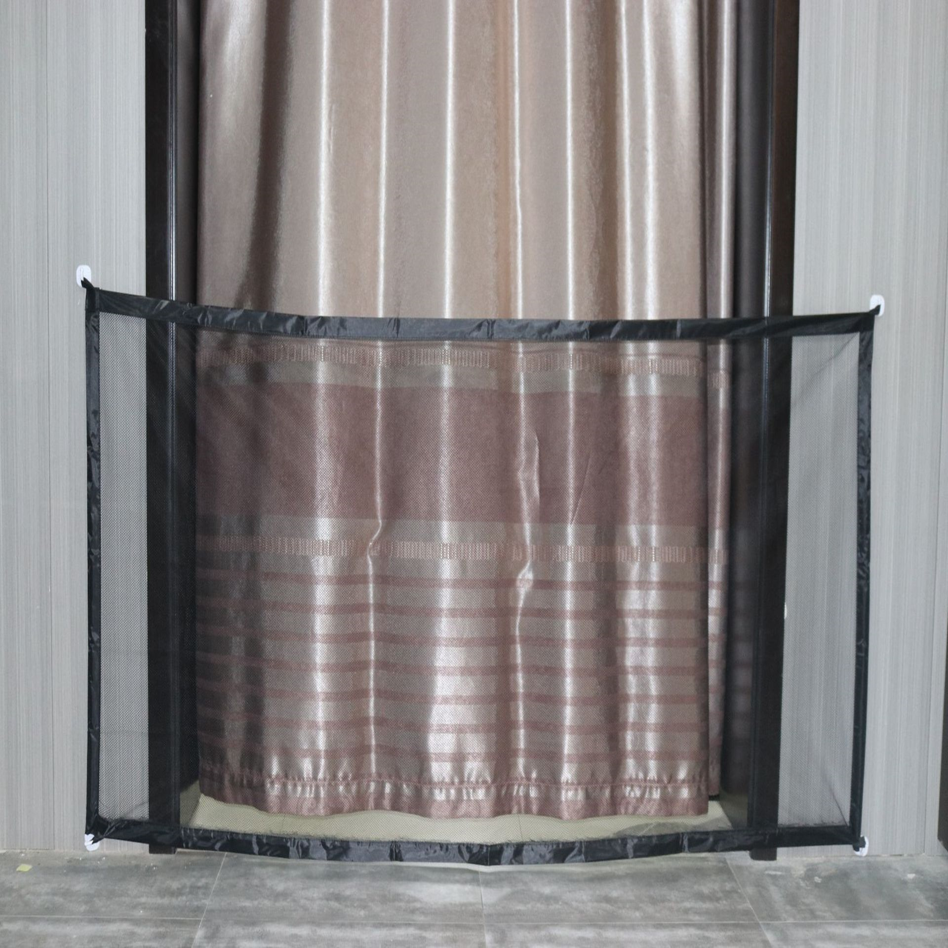 Pet Supplies Dog Isolation Net Portable Foldable Pet Isolation Fence Dog Barrier Protective Fence Dog Fence Gate Safety Door