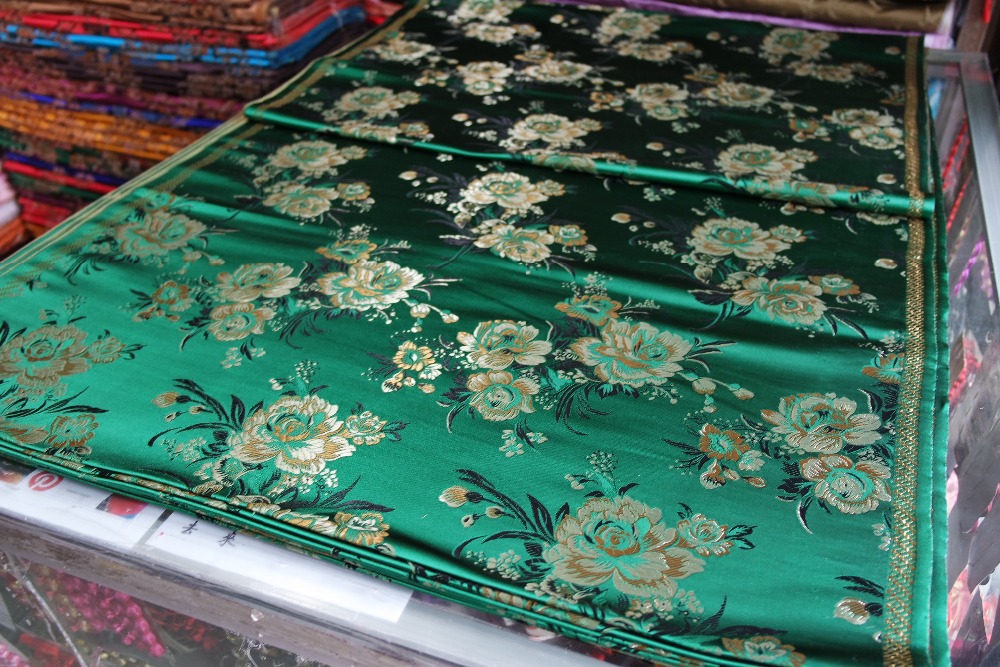 Kinesisk traditionel brokadepolyester 75cm bredde cheongsam pude qipao klassisk grøn ryg med pæon mønster tapetry satin