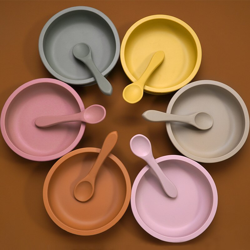 Bpa-vrij effen baby siliconen serviesset peuterveiligheidszuiger silicagel kom bord en lepel kinderkeukengereedschap