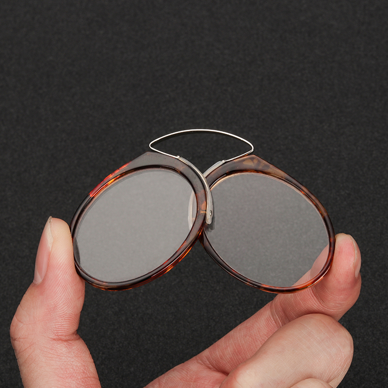 Vrouwen Mannen Mini Neus Clip Op Leesbril Dunne Flexibele Lezers Draagbare Portemonnee Optics met Telefoon Staat Bril Case