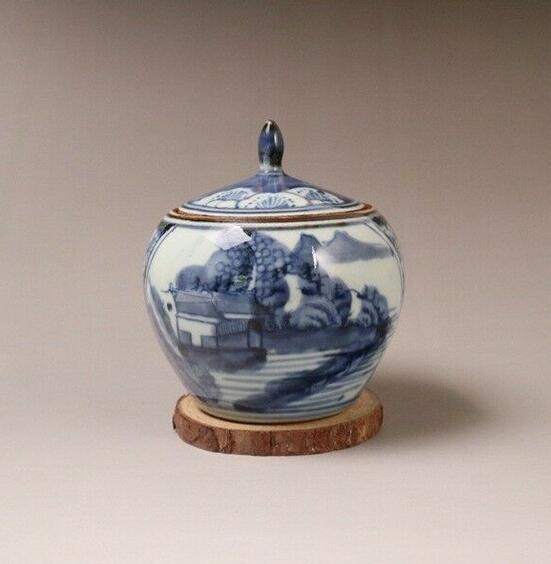China old porcelain blue and white porcelain landscape Graph pattern with cover pot