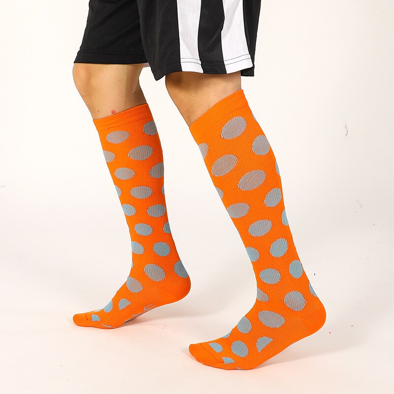 Brothock Paar Sport Socken Atmungsaktiv Feuchtigkeit Wicking Männer und Frauen Polka Dot Sport Knie Hohe Socken Kompression Strümpfe: orange / EUR 41-46