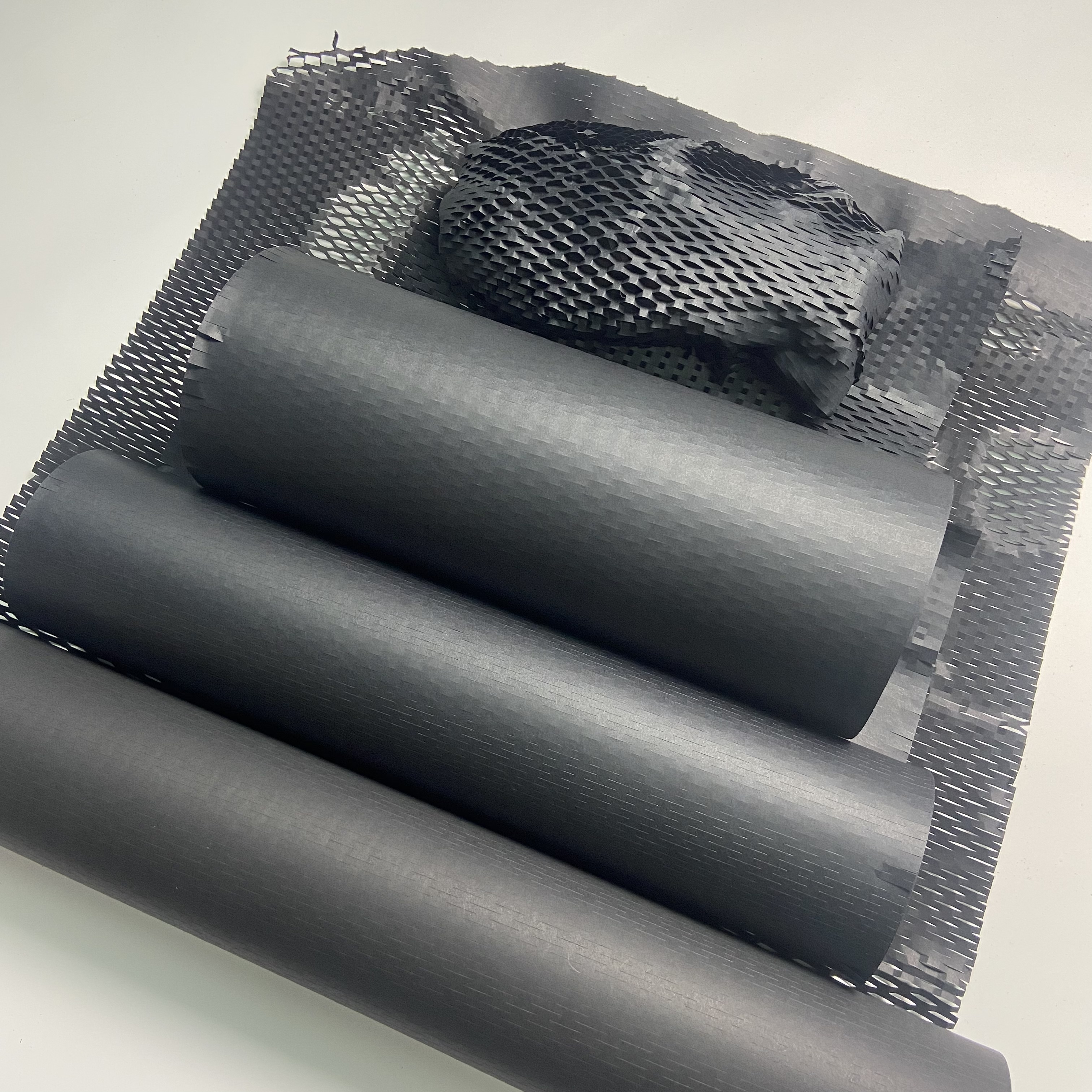 Black Honeycomb Packing Paper Wrap Recycled Cushion Wrapping Roll Eco Friendly Moving Green Wrap