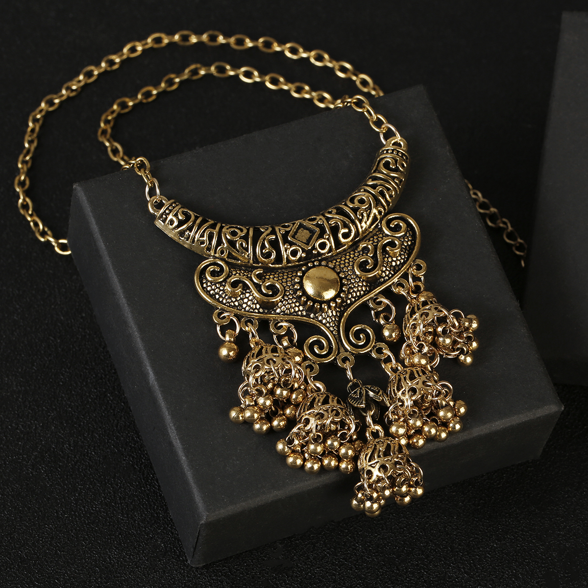 Luxury Retro Indian Jewelry Set Earring/Necklace Bijoux Wedding Jewelry Hangers Ethnic Carved Jhumka Earrings