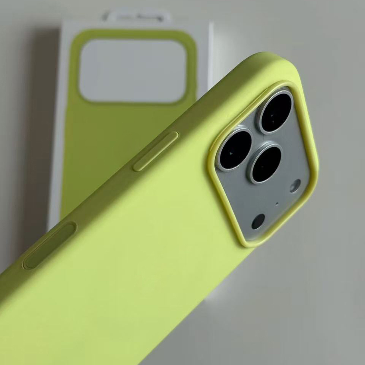 Capa oficial de silicone 1:1 para iphone 17 pro max e iphone 17 pro com magsafe. capa original de silicone líquido para carregamento sem fio.