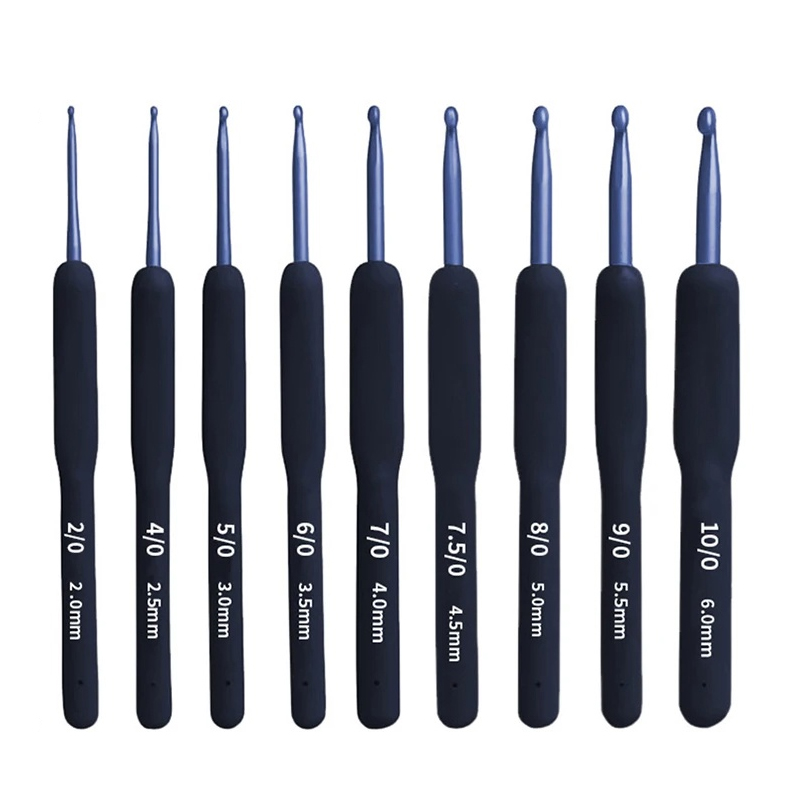 Crochet Hook Set Red 2-6mm Crochet Hook Ergonomically for Arthritis Hands Storage Bag Suitable for Crochet Beginners: Light Grey
