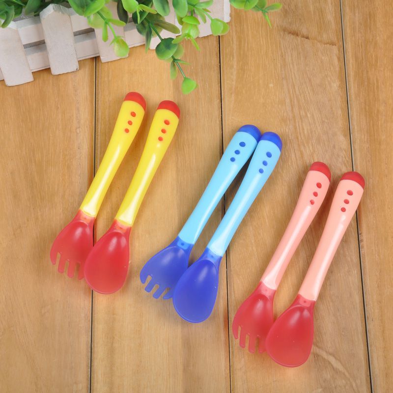 Conjunto de utensílios de mesa infantil, 2 pçs/set, sensor de calor, colher de alimentação térmica, bebê, crianças, estofado de silicone