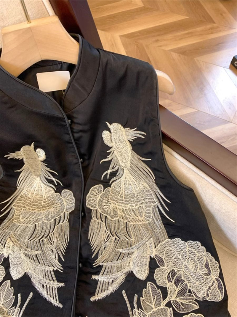 Vest Women's Vest Chinese National Style Tang Suit Embroidered Vest Female Spring and Summer Retro Buckle Black Vest Coat