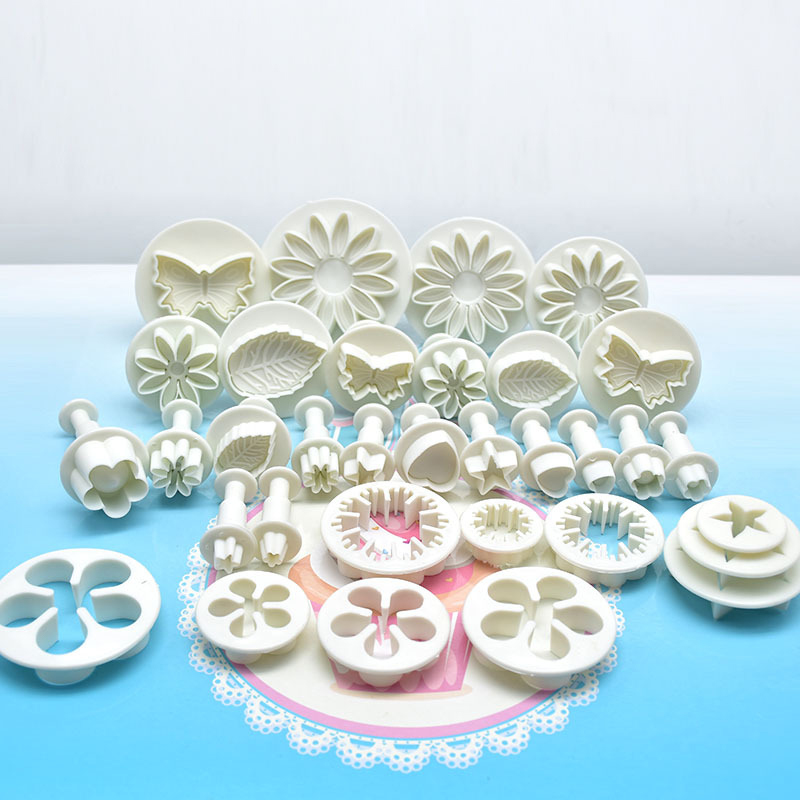 Multifunctionele 33 -delige suikertaartdecoratieset keukenbloemenset plunger uitstekers fondant taart koekjesgereedschap cakevorm bakken