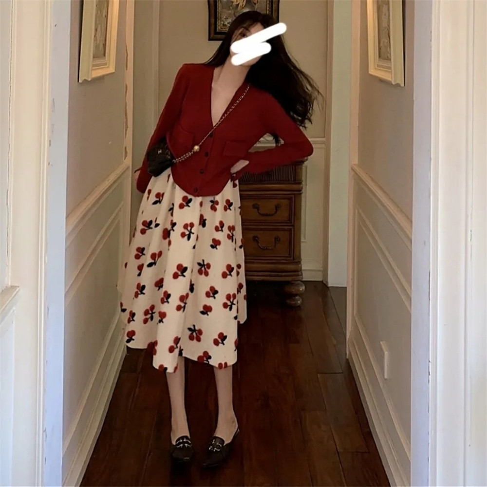 Kerst Zoete 2 Stuks Set Rode Gebreide V-hals Lange Mouwen Slits Trui Vest + Cherry Print Abrikoos Geplooide Maxi Rok vrouwen Pak