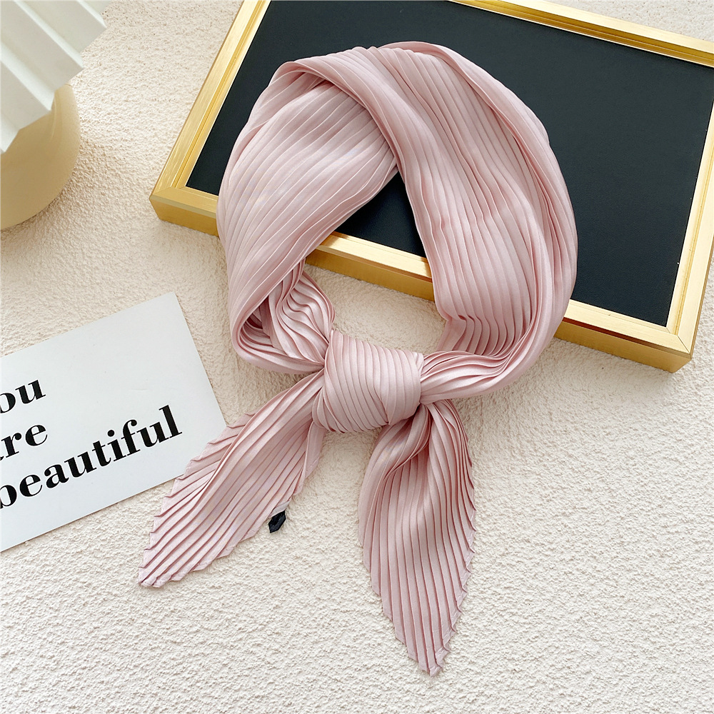 Bufanda de seda satinada pequeña para mujer, pañuelo triangular plisado de Color sólido para el cuello, banda para el pelo, lazos, Foulard femenino: Rosa
