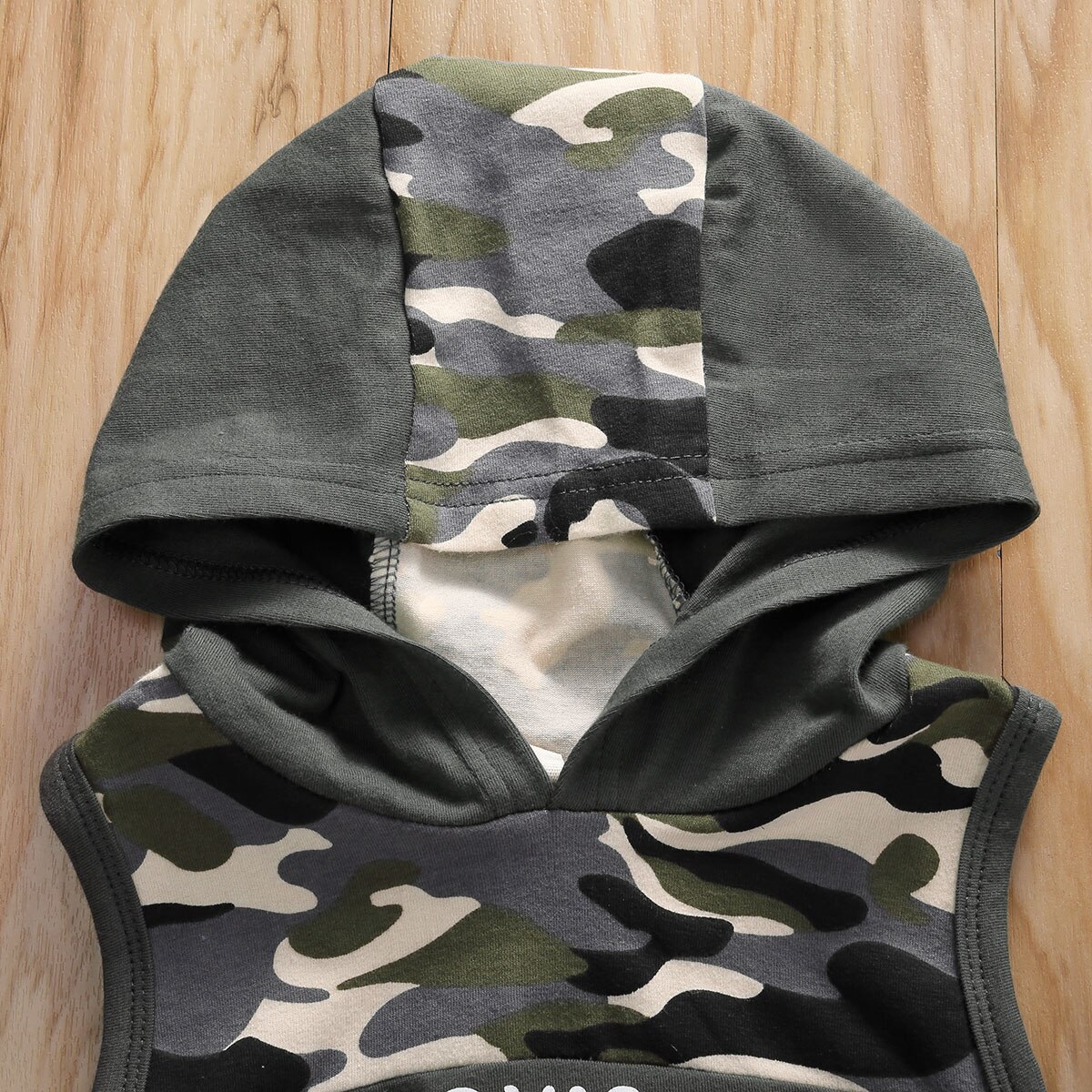 2 st småbarn barn bebis pojke camo bomullskläder sommar ärmlöst brevtryck t-shirt toppar shorts byxor outfits babykläder set