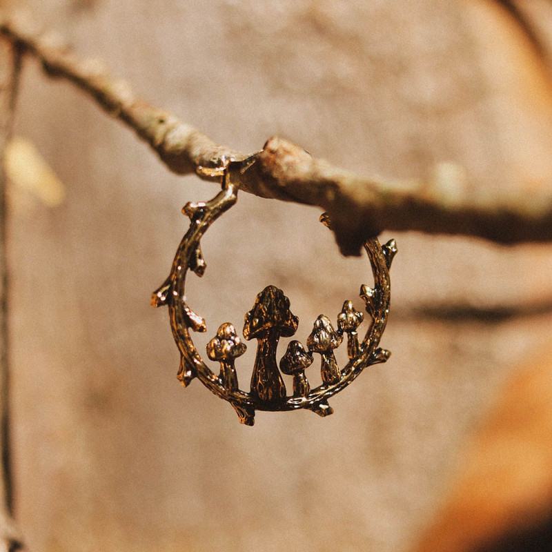 Pendientes colgantes de setas doradas redondas Vintage para mujer, pendientes de aro de hojas geométricas de Metal, joyería de creatividad antigua