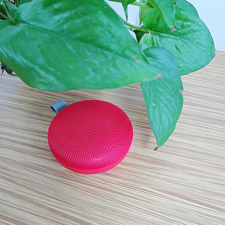 Bærbar mini stoff bluetooth høyttaler høyt volum trådløs hifi bluetooth høyttaler for utendørs sport fotturer camping: Rød