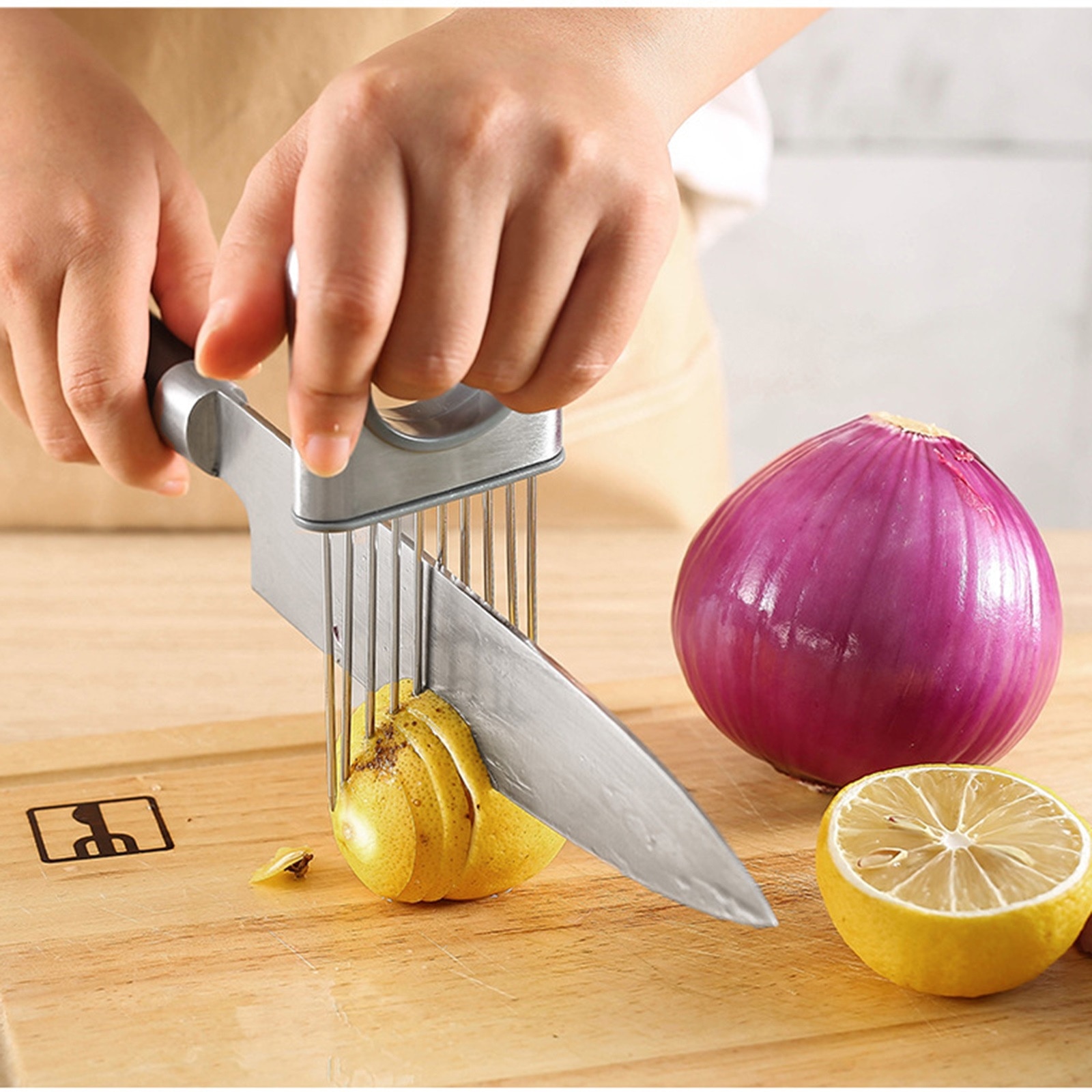 Food Slice Assistant Vegetable Holder Stainless Steel Onion Cutter Onion Chop Fruit Vegetables Cutter Slicer Tomato Cutter