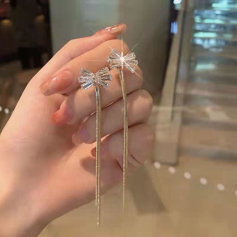 Nuovi orecchini lunghi con nappe in argento Sterling 925 orecchini pendenti con retro in stile femminile orecchini di moda con zirconi lucidi gioielli da sposa  36