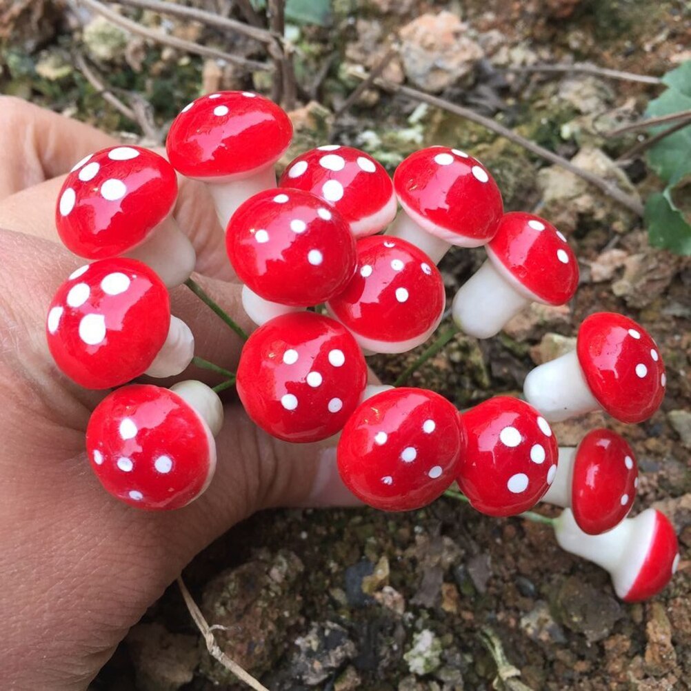 30Pcs/set 2cm Artificial Mini Mushroom Miniatures Fairy Garden Moss Terrarium Resin Crafts Decorations Stakes Craft For Home