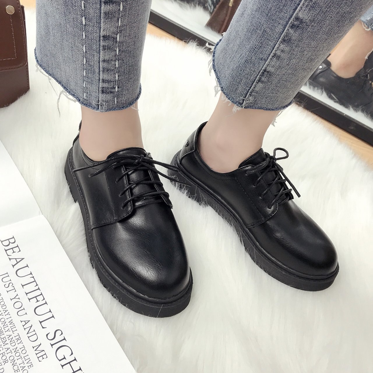 Zapatos Oxford de cuero liso para mujer, zapatillas informales con cordones de fondo grueso, zapatos planos de plataforma de punta redonda, novedad, Otoño e Invierno