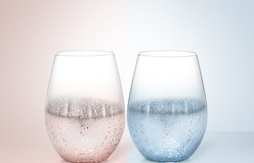 Sterrenhemel verandert geleidelijk van kleur kopje water kopje glas vrouwelijk huishouden theekopje persoonlijkheid koffiekopje stuur familieleden: 2 stuks