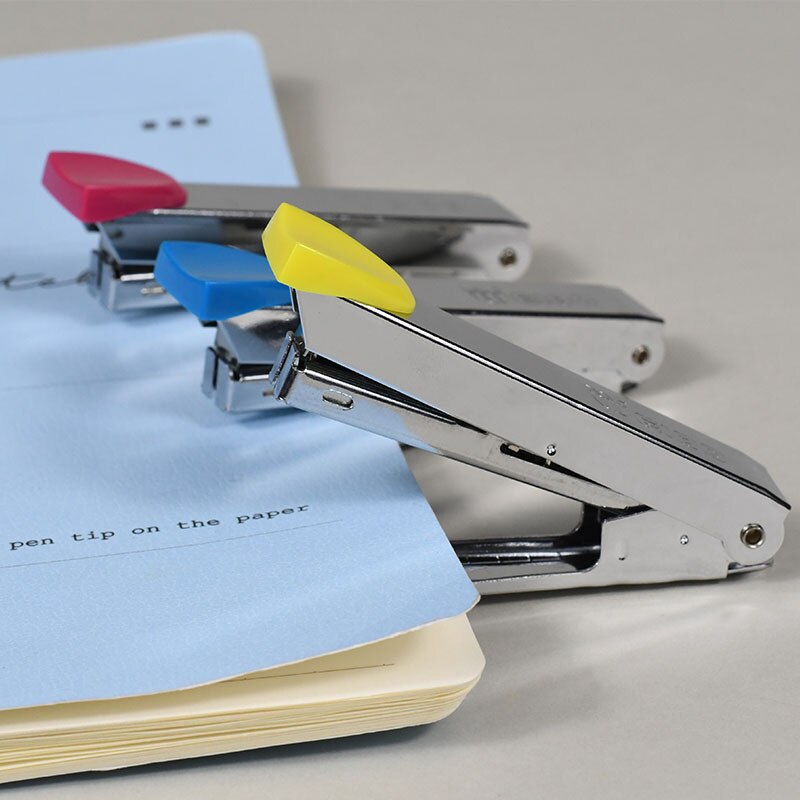 1001 Mini Nietmachine 10 # Metalen Duurzaam Kleur Nietmachine Shool Briefpapier Office Supply Nietjes Kantoor Accessoires