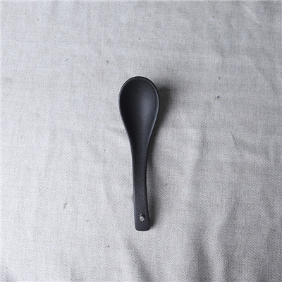 17cm Effen Matte Keramische Lange Lepel Onder Glazuur Porselein Koffie Melk Roeren Soeplepel Huishoudelijke Noodle Lepel Keuken Tool: Black