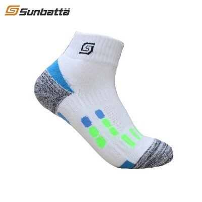 Bon coton matériel quart chaussettes chaussettes professionnelles pour le Sport intérieur et extérieur: WHITE