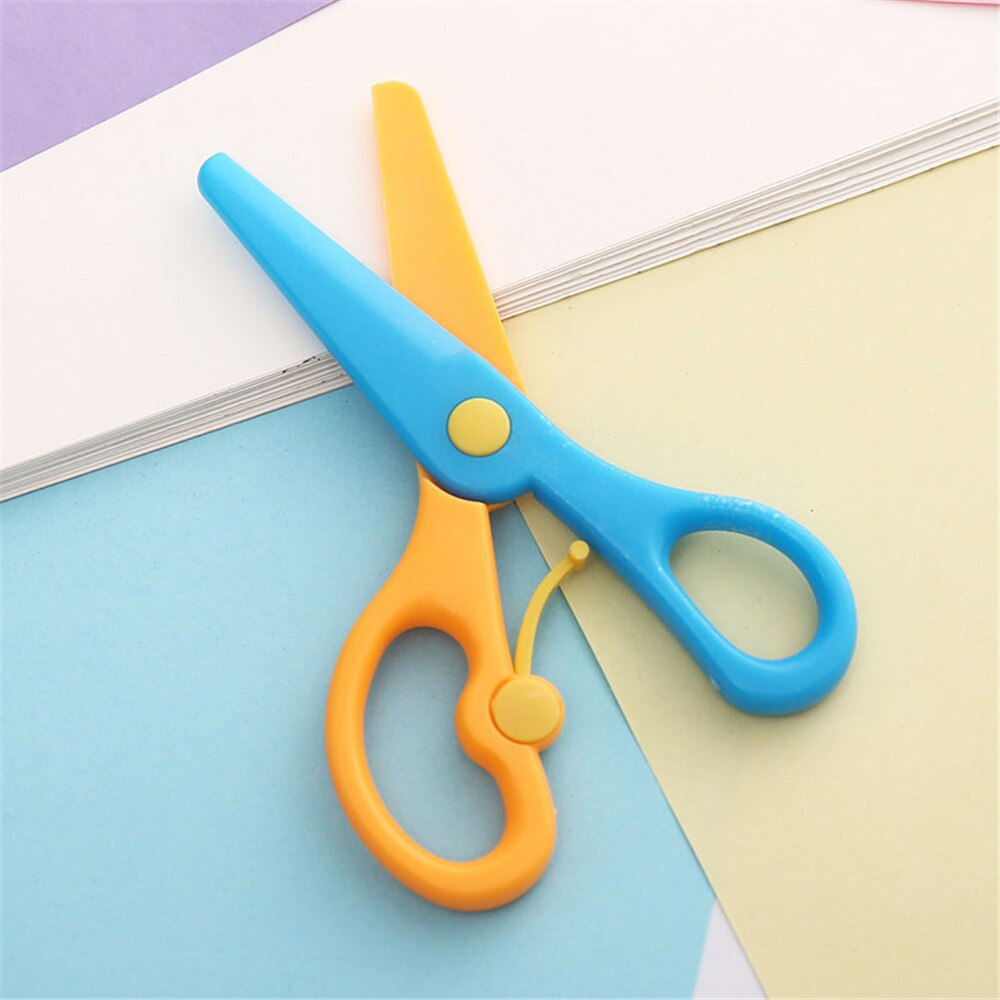 Mini tijeras de seguridad de colores mezclados de caramelo para niños, herramienta de fabricación de tarjetas de corte de papel artesanal, tijeras de seguridad, papelería escolar de arte, 1 ud.: yellow blue