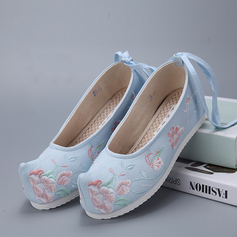 National Chinese Woman Embroidery Shoes Ancient Old Peking Flower Canvas Casual Flats Vintage Summer Dancing Shoes 35-40: Blue / 37